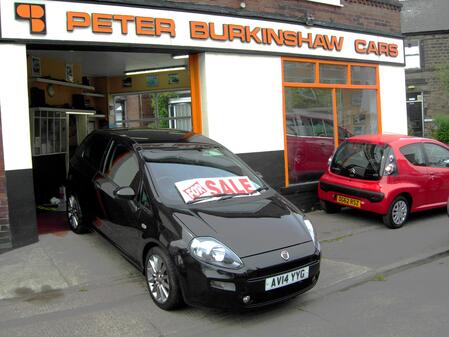 FIAT PUNTO 1.4 Punto 3-door 1.4 8v 77hp Jet Black 2